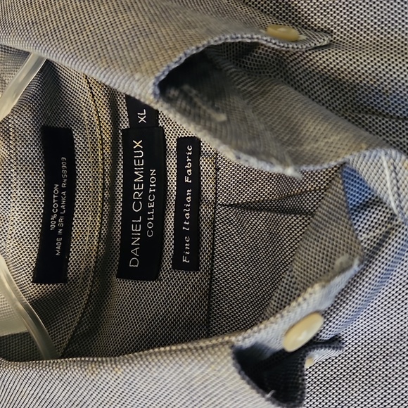 D. CREMIEUX Blue Chambray Short Sleeve Button Down Shirt; XL; 100% Cotton - Picture 3 of 5